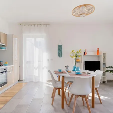 Terrazza Vista Mare E Box Auto 아파트 *