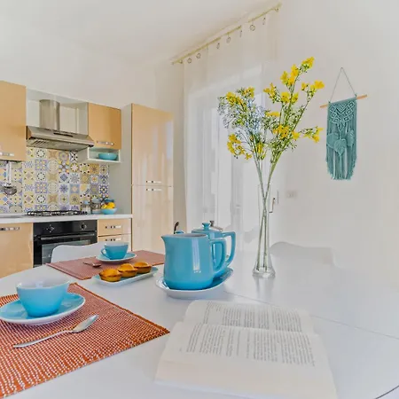 Terrazza Vista Mare E Box Auto *