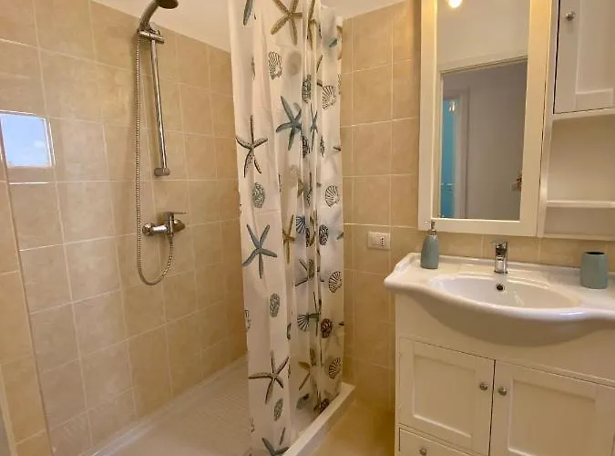 Terrazza Vista Mare E Box Auto Apartment *